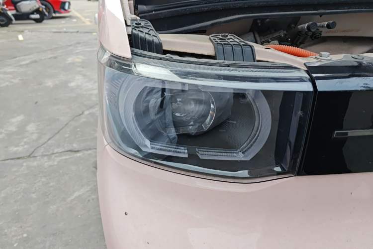 Used Wuling Hongguang MINIEV 2022 Macaron Fashion Edition Lithium-Nickel-Cobalt-Alpha-oxide Right Front Headlight