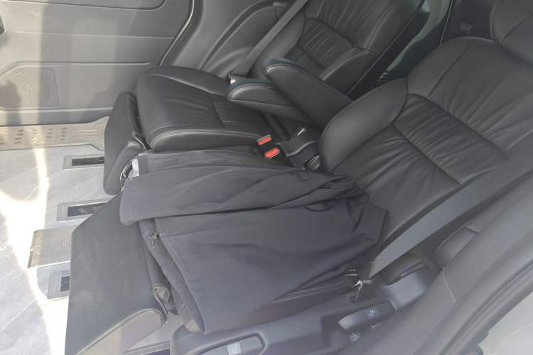 Used Honda Odyssey 2024 2.0L eHEV Sharp·Leading Edition Left Rear Seat