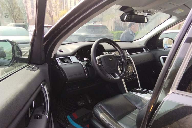 Used Land Rover Discovery Sport 2017 2.0T HSE Driver Seat