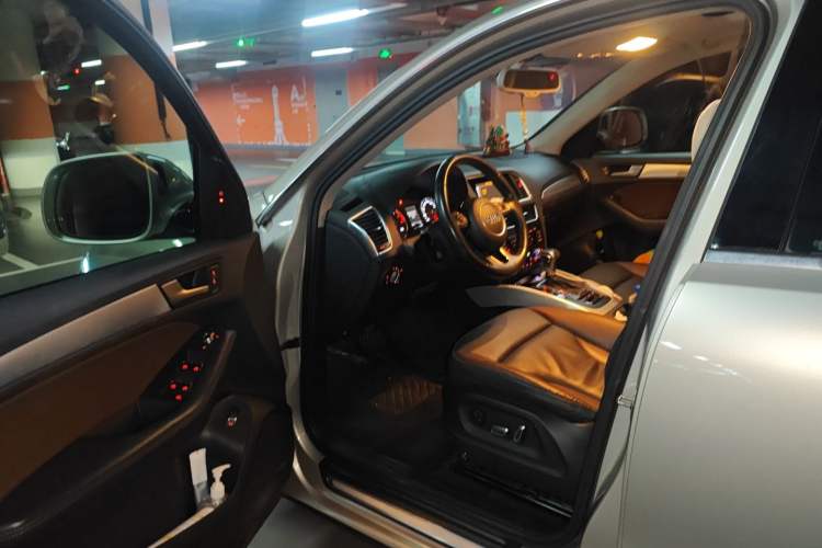 Used Audi Q5 2017 Plus 40 TFSI Technology Model
