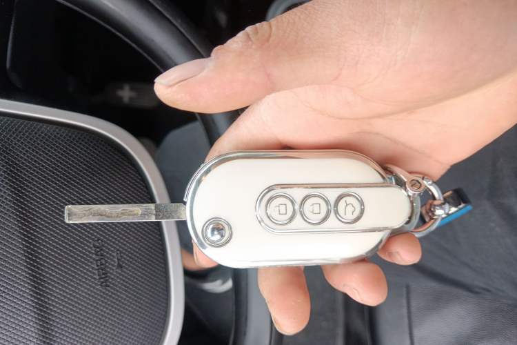 Used Wuling Hongguang MINIEV 2022 Macaron Premium Model – Lithium Ternary Battery Interior 1