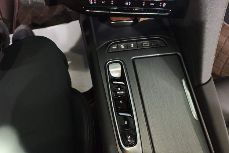 Used Buick Enclave 2022 652T Four-Wheel Drive Prestige 7-Seater Gear Lever