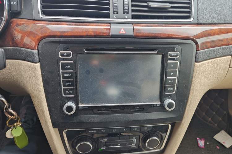 Used Skoda Superb 2009 1.8TSI Automatic Prestige Edition Audio And AC Panel