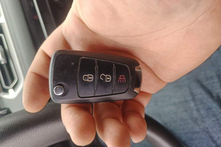 Used Great Wall King Kong Poer 2023 2.0T Manual Diesel Two-Wheel Drive Elite Version Long Bed Flatbed – GW4D20M
