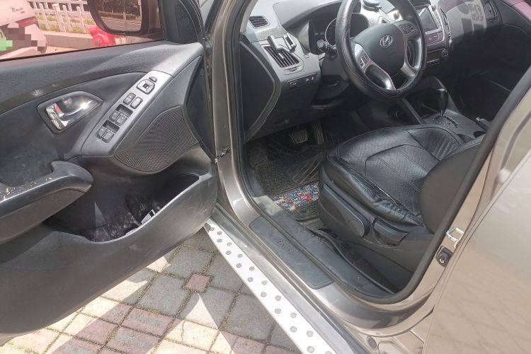 Used Hyundai ix35 2015 2.0L Automatic 2WD Smart Type China IV