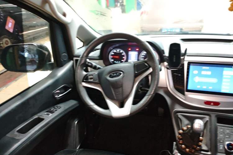 Used JAC Refine M4 2021 2.0L Manual Comfort Edition Steering Wheel