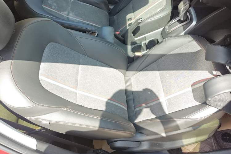 Used Chevrolet Trax 2019 Redline 335T CVT Top-Tier Model China VI Standard