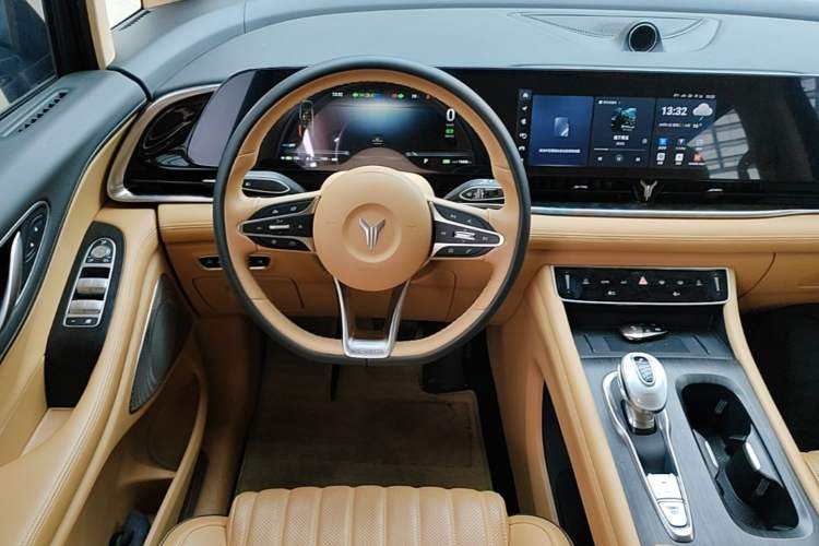 Used VOYAH Dream 2024 PHEV Ultra-Long Range Flagship Edition
