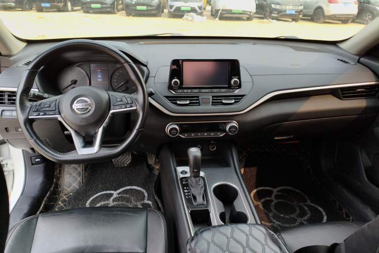 Used Nissan Teana 2019 2.0L XL Comfort Edition Center Console