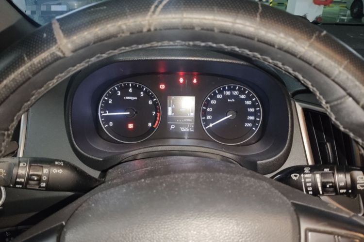 Used Hyundai ix25 2015 1.6L Automatic Two-Wheel-Drive Deluxe DLX Model
