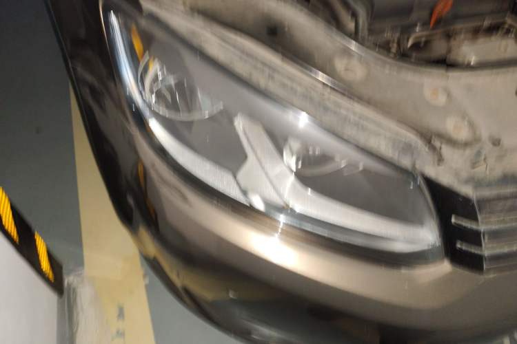 Used Volkswagen Touran 2011 1.4T DSG ZhiZhen Edition 5 Seats Right Front Headlight