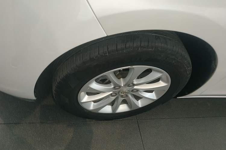 Used Buick GL8 2017 ES 28T Comfort Model China V Standard
