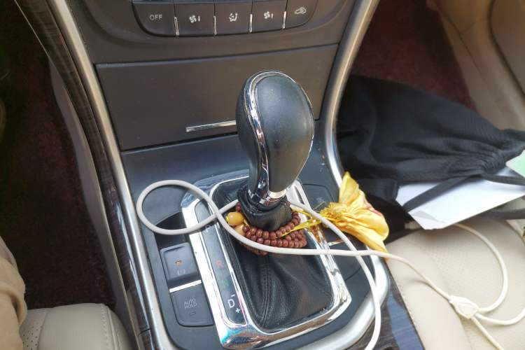 Used CHANGAN Raeton 2014 1.8T Automatic Elite Anniversary Edition China IV Standard Gear Lever