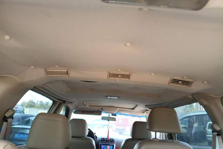 Used Buick GL8 2011 2.4L LT Executive Edition
