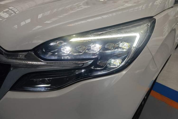 Used Buick GL8 2022 ES Landtrek 653T Luxury Edition
