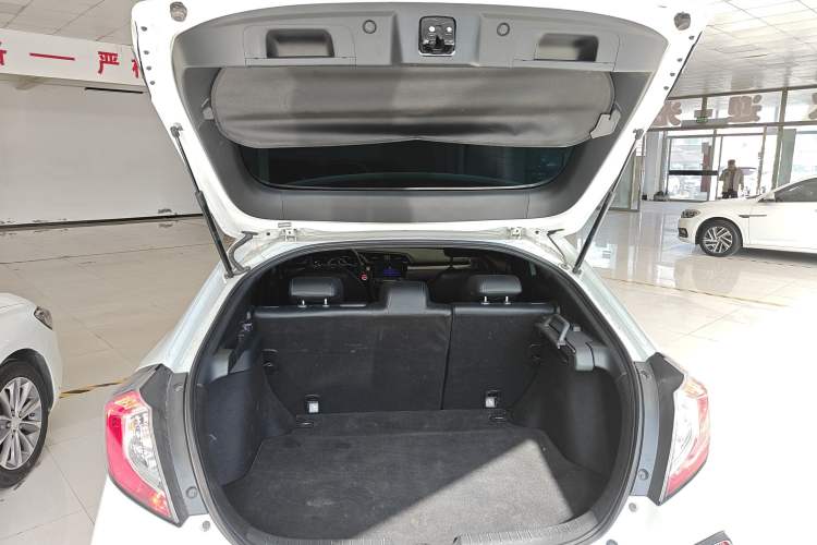 Used Honda Civic 2021 HATCHBACK 220TURBO CVT Trendy Cool Edition
