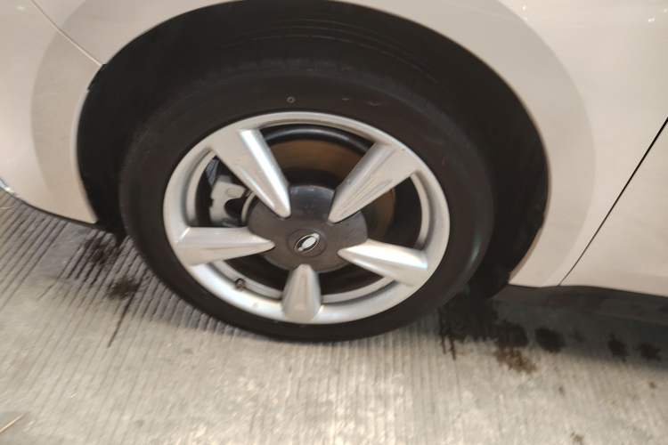 Used ORA Good Cat 2023 401 km Standard Range Premium Version Lithium Iron Phosphate
