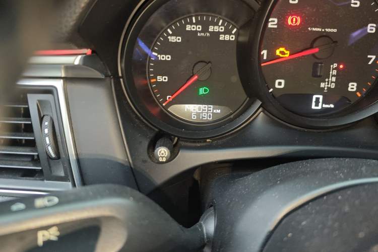 Used Porsche Macan 2016 Macan 2.0T Odometer Close Up