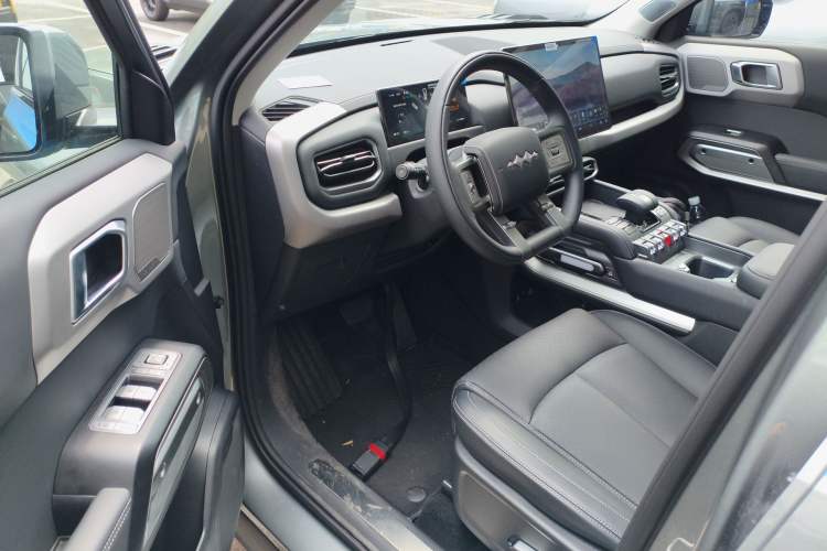 Used Formula Leopard Titanium 3 2025 501KM All-Wheel Drive Intelligent Driving Ultra Version
