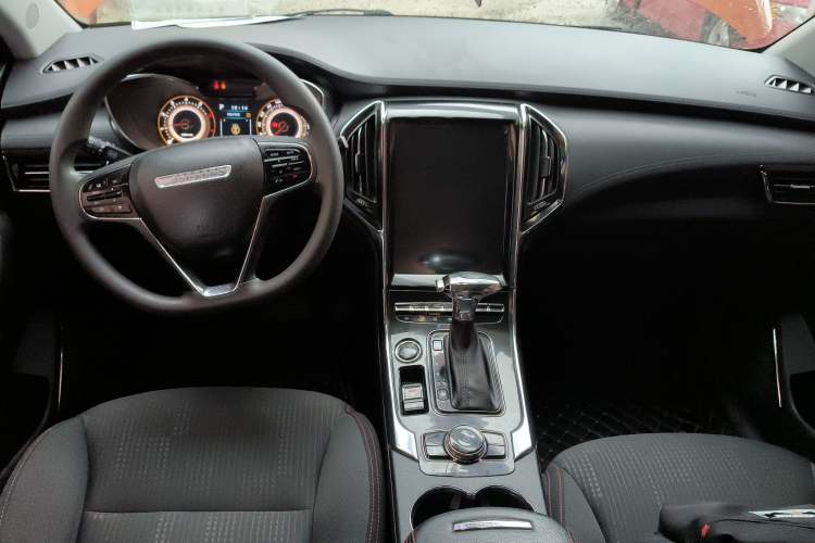 Used Leopaard CS9 2017 1.5L CVT Comfort Model Center Console