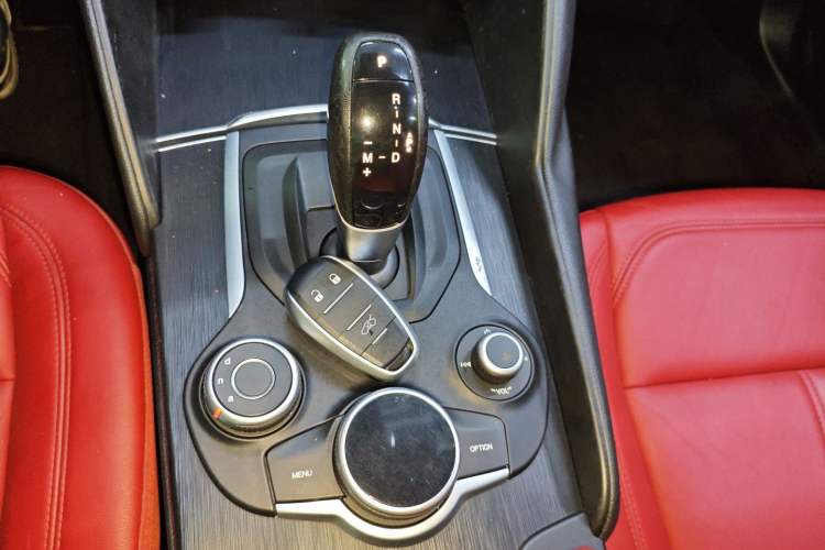 Used Alfa Romeo Giulia 2017 2.0T 200HP Luxury Edition