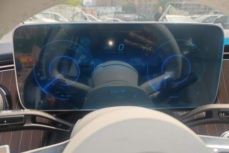 Used Mercedes-Benz EQE 2025 500 4MATIC Pioneer Edition Instrument Cluster