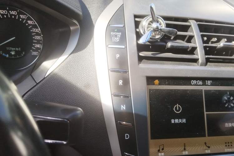 Used Lincoln MKZ 2017 2.0T Luxury Edition Gear Lever