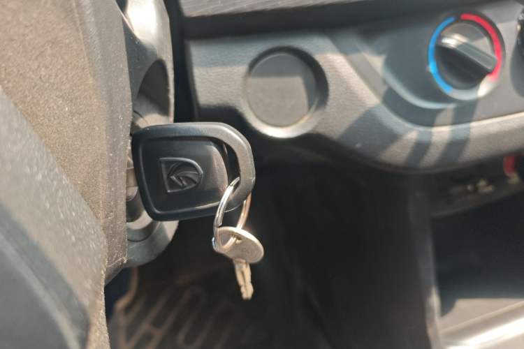 Used Baojun 310 2016 1.2L manual Comfort trim level