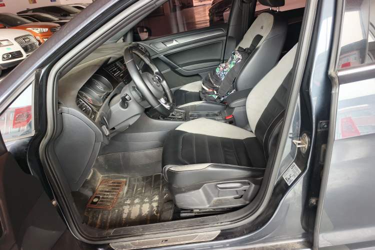 Used Volkswagen Golf 2018 280TSI Automatic R-Line Model Left Front Seat