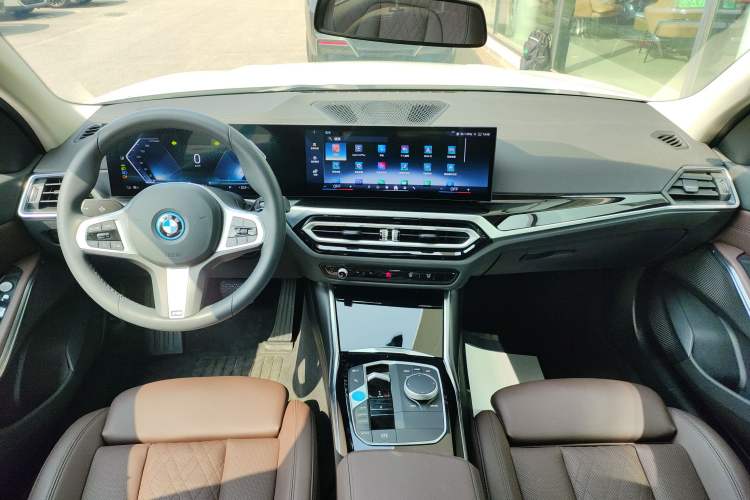 Used BMW i3 2024 eDrive 35 L
