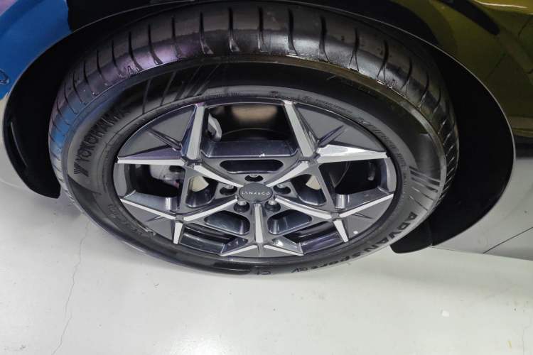 Used Lynk & Co Lynk & Co 10 EM-P 2025 Model 240 Four-Wheel Drive Ultra