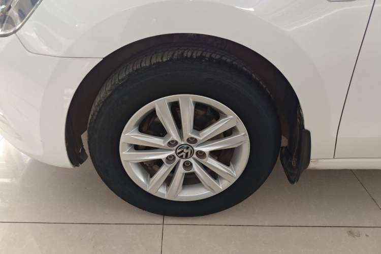 Used Volkswagen Jetta 2013 1.6L Automatic Fashion Model
