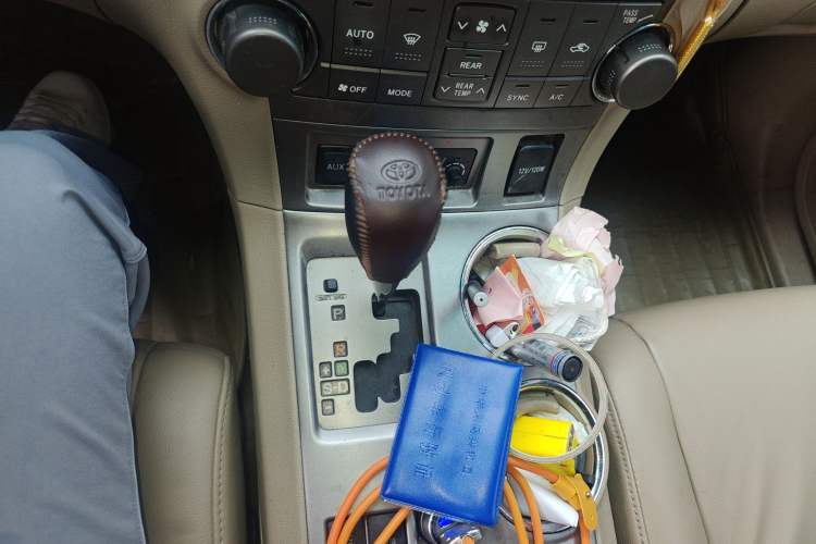 Used Toyota Highlander 2009 3.5L 4x4 7-Seater Luxury Edition Gear Lever