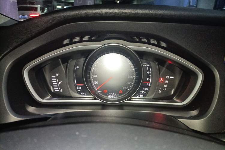 Used Volvo V40 2017 T3 Zhiyi Edition
