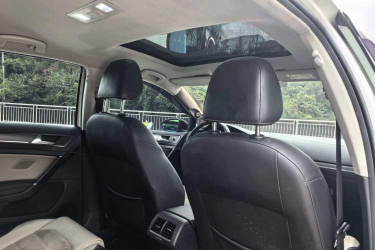 Used Volkswagen Golf 2017 230TSI Automatic Luxury Million-Vehicle Commemorative Edition