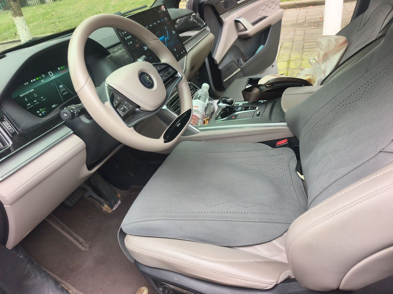 BYD Tang New Energy 2024 DM-i Glory Edition 112KM Flagship Model — снимка 15