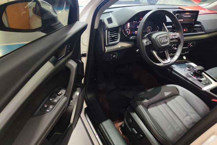 Used Audi Q5L 2020 Updated 40 TFSI Prestige Fashion Edition
