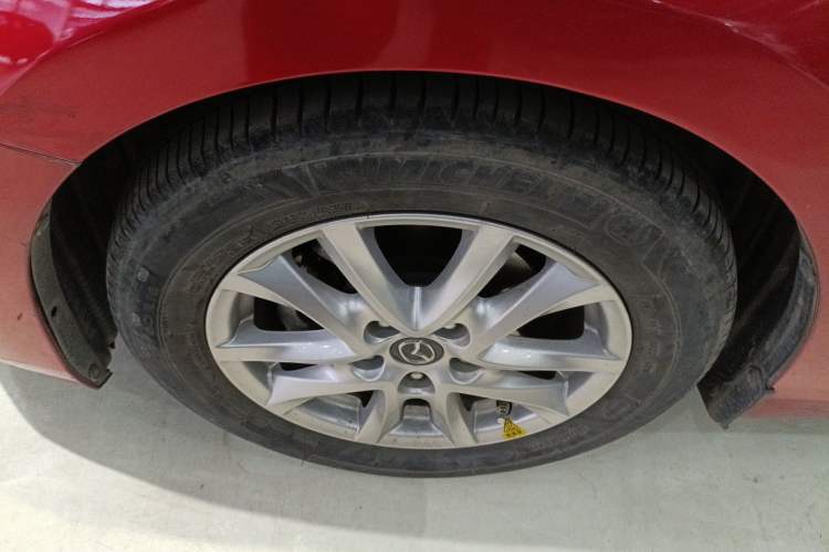 Used Mazda 3 Axela 2017 Sedan 1.5L Automatic Luxury Model Emission Standard China V Exterior 4