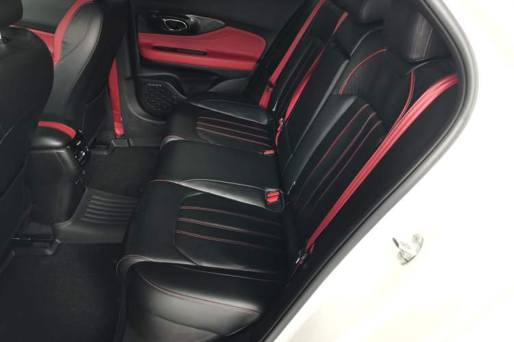 Used GAC Trumpchi EMPOW 2021 270T DCT J15 Version Left Rear Seat