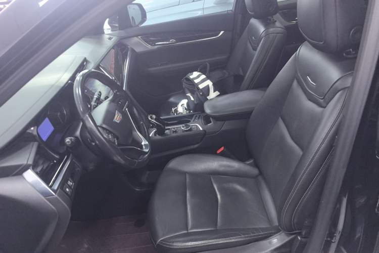 Used Cadillac XT6 2022 2.0T 7-Seater Four-Wheel Drive Luxury Version Left Front Seat