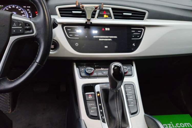 Used Geely Auto Emgrand X7 Sport 2018 1.8TD Automatic Two-Wheel Drive Smart 4G Connected Version