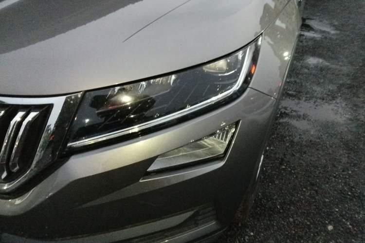 Used Skoda Kodiaq 2018 Facelifted TSI330 5-Seater Two-Wheel-Drive Luxury Enjoyment Edition
