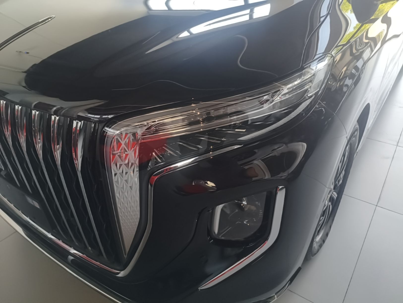 Hongqi HQ9 PHEV 2024 2.0T Four-Wheel Drive Luxury Edition — снимка 8