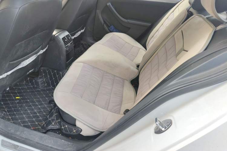 Used Volkswagen Sagitar 2014 1.6L Manual Comfort Model Left Rear Seat