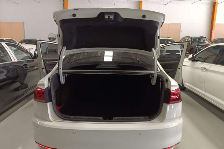 Used Volkswagen Bora 2020 1.5L Automatic Comfort Model Trunk