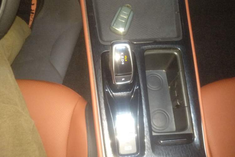 Used Dongfeng Aeolus Yixuan MAX 2021 1.5T Ultra-Stylish Trendsetter Edition