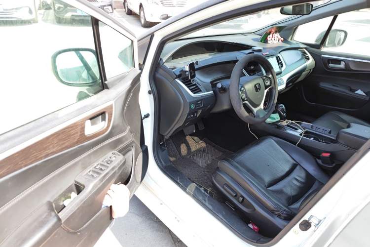 Used Honda Jade 2014 1.8L CVT Luxury Edition 5 seats