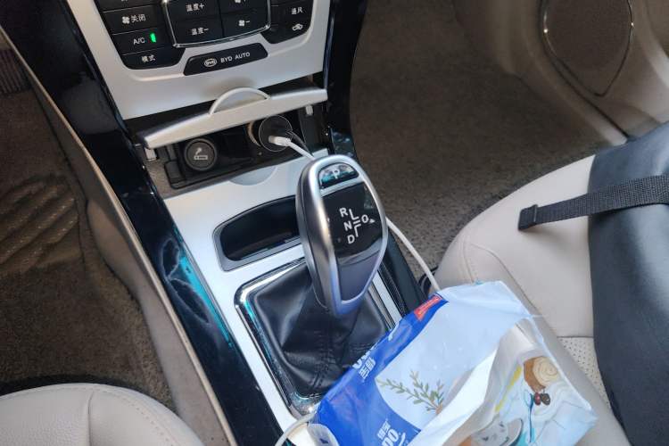 Used BYD e5 2018 450 Smart Connect Deluxe Edition