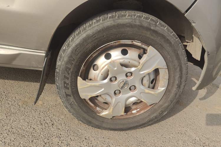 Used Jinbei New Hiace X30L 2016 1.5L Wealth Edition Van DLCG14 Right Front Wheel Hub