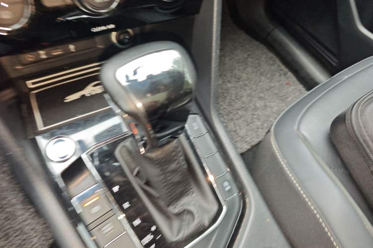 Used Volkswagen Tiguan L 2018 330TSI Automatic Two-Wheel Drive Luxury Edition